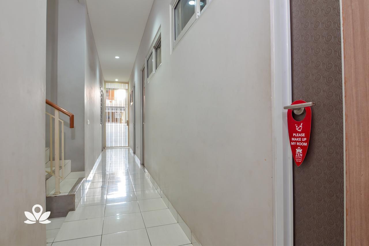 Zen Rooms Karet Pedurenan Джакарта Екстериор снимка