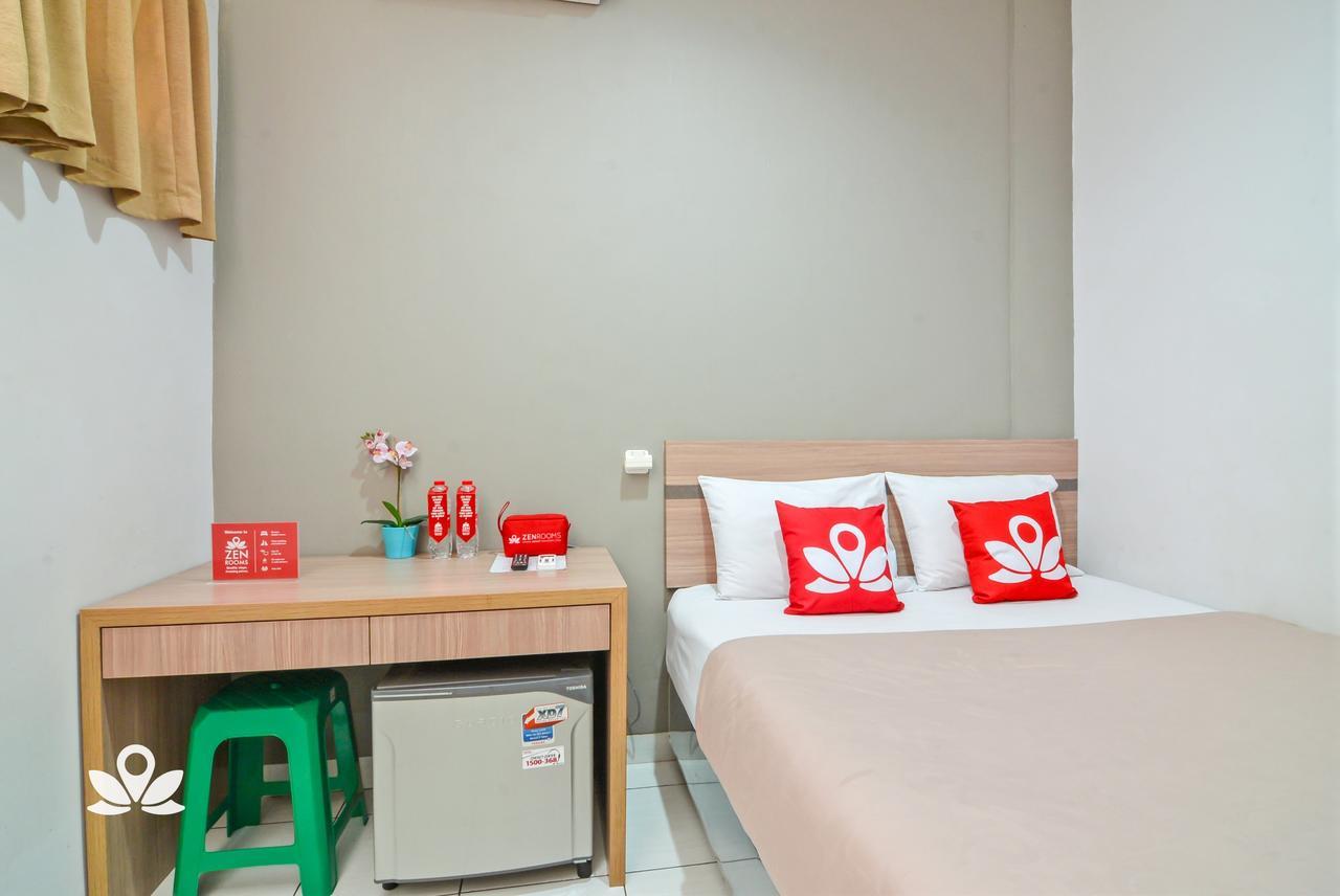 Zen Rooms Karet Pedurenan Джакарта Екстериор снимка
