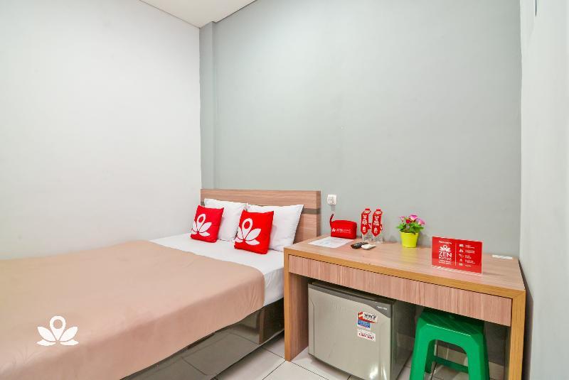 Zen Rooms Karet Pedurenan Джакарта Екстериор снимка