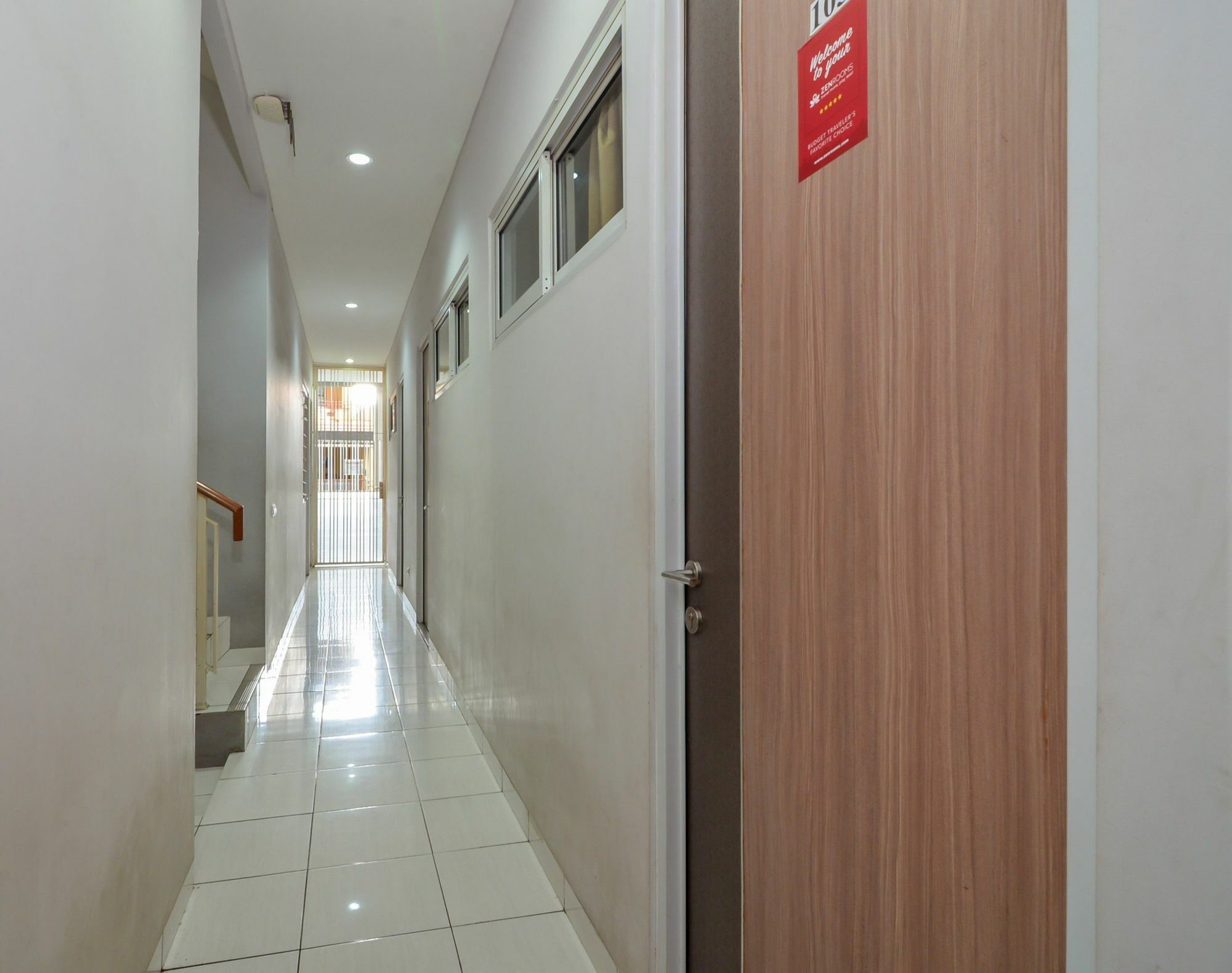 Zen Rooms Karet Pedurenan Джакарта Екстериор снимка